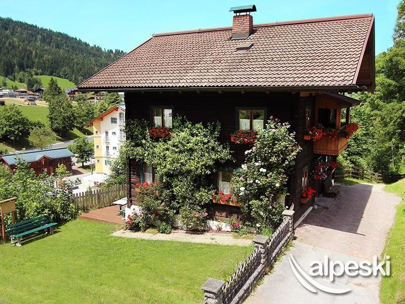 Familienresort Reslwirt - Chalet Schneiderhäusl, Flachau ...